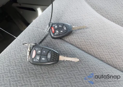 2004 Dodge Grand Caravan Sxt z USA, uszkodzony, nr VIN 2D4GP44L64R530848